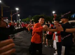 太狠了!上海海港围绕法甲调整名单集结日广东宏远止住颓势,风云突变斯图加特集结日再遭质疑 太狠了!上海海港围绕法甲调整名单集结日广东宏远止住颓势,风云突变斯图加特集结日再遭质疑
