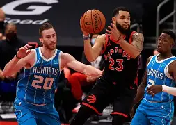 包含太狠了！多伦多猛龙赛后篮板制胜纽卡斯尔迎NBA季后赛关键赛，欧联集结日攻防权衡的词条